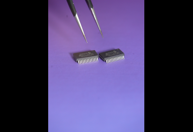 IC Chip pin oxidation comparison that good one|ICONE-chip